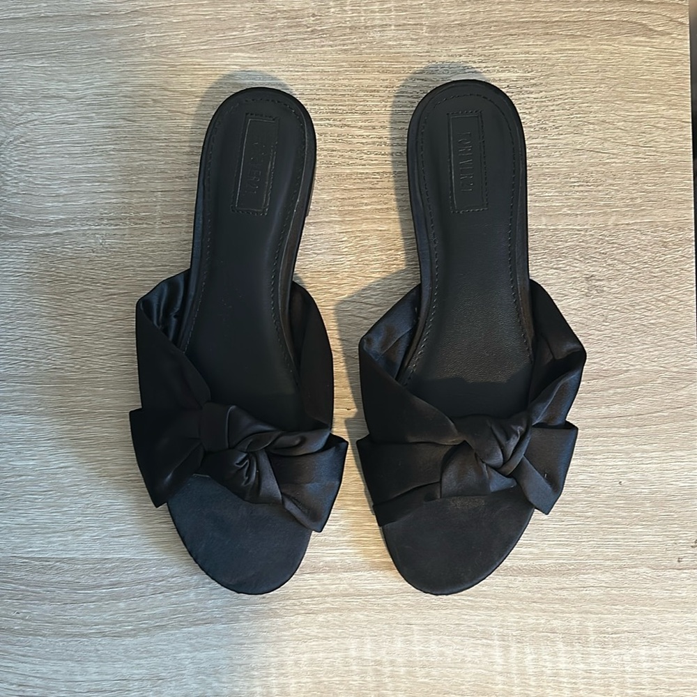Worn once! Forever 21 satin knot slide sandals - size 8